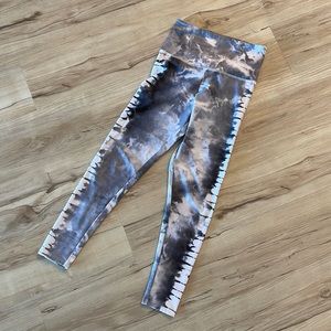 Onzie tie dye leggings